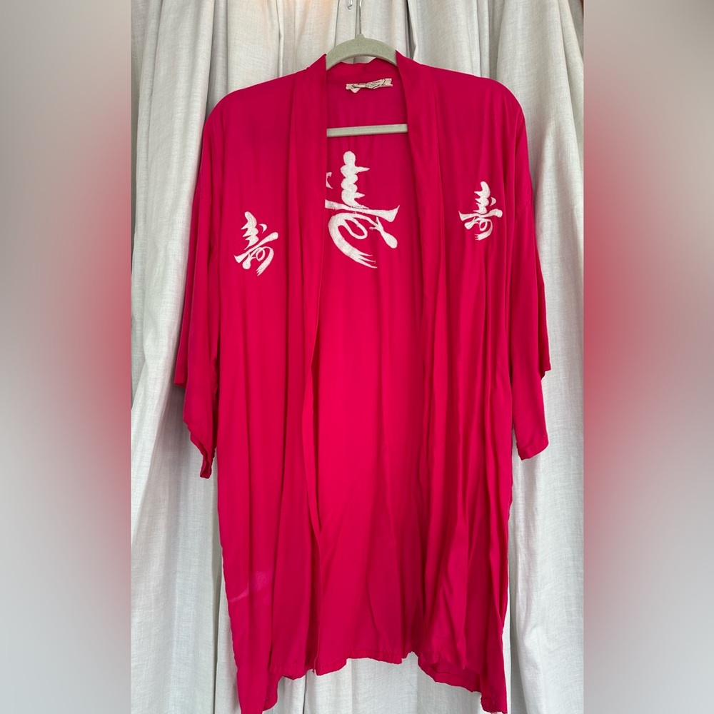 SEA ISLE Vintage Singaporean Kimono Coverup Robe in Pure Silk with Rayon